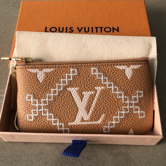 ❤️SOLD DIRECT❤️🦄 Limited Edition Louis Vuitton Key Pouch - Picture 4 of 9